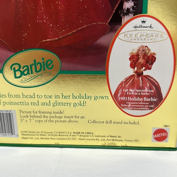 Happy Holidays Barbie - Picture 8 of 9